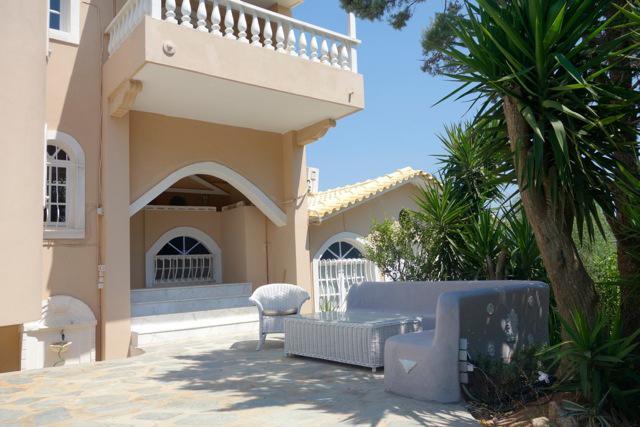 Villa Dendron Agia Marina  Extérieur photo